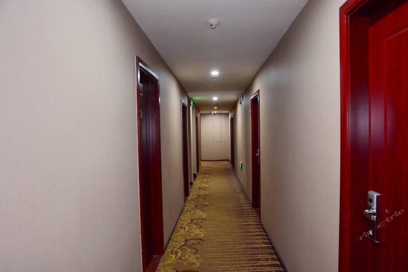 Wudangshan Jianpuzhai Hotel Danjiangkou Екстериор снимка